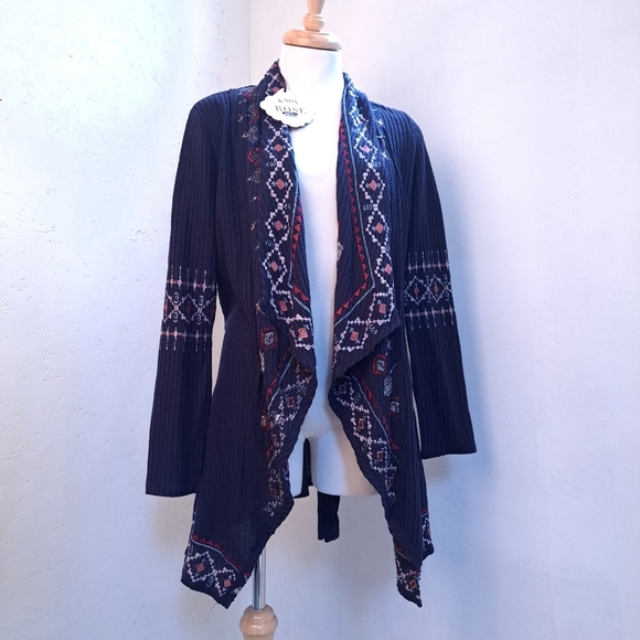 Knox rose | Navy blue boho embroidered long sleeved cardigan - Picture 2 of 15